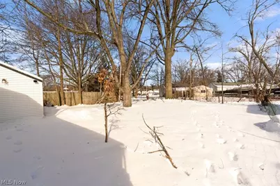 2401 Greenvale Road, Loveland, OH 44121 - Photo 25