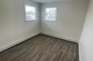 402 Caroline Ave, Hubbard, OH 44425 - Photo 9