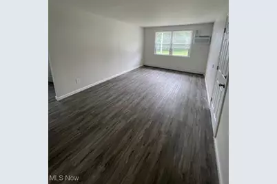 402 Caroline Avenue #11, Hubbard, OH 44425 - Photo 5