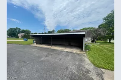 402 Caroline Avenue #11, Hubbard, OH 44425 - Photo 11