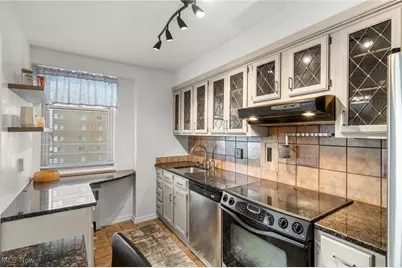 11820 Edgewater Drive #415, Oakwood, OH 44107 - Photo 17