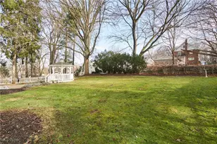 1225 Belleflower Rd, Akron, OH 44307 - Photo 17