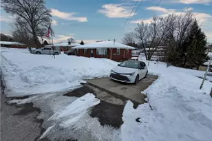 49221 S Meadowbrook Cir, East Liverpool, OH 43920 - Photo 3