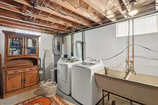 300 Melbourne Ave, Akron, OH 44313 - Photo 33