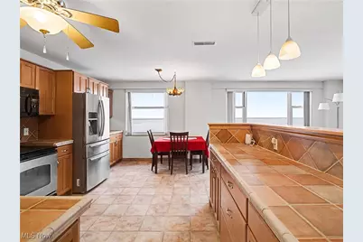 11850 Edgewater Drive #512, Oakwood, OH 44107 - Photo 7