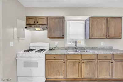 2016 Green Road, Loveland, OH 44121 - Photo 9