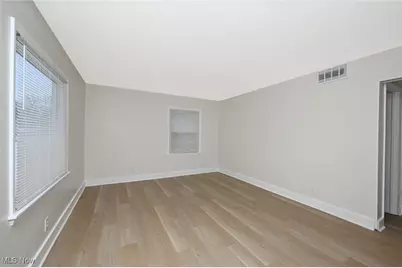 2155 Bailey Road, Cuyahoga Falls, OH 44221 - Photo 9