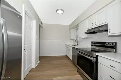 2155 Bailey Road, Cuyahoga Falls, OH 44221 - Photo 13