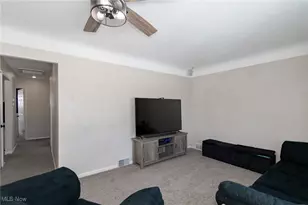 518 E 305th St, Willowick, OH 44095 - Photo 3