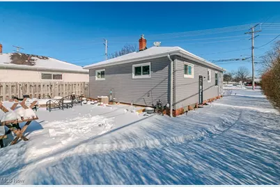 518 E 305th Street, Willowick, OH 44095 - Photo 29