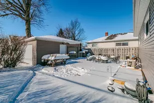 518 E 305th St, Willowick, OH 44095 - Photo 31