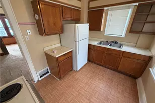 783 Leonard St, Akron, OH 44307 - Photo 9