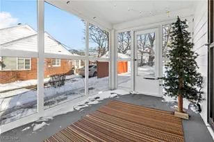 687 Crestview Ave, Akron, OH 44320 - Photo 17