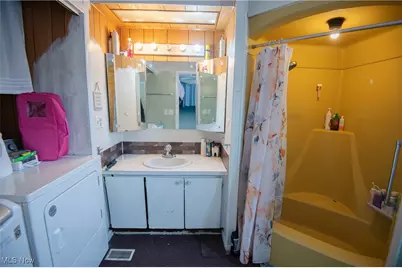 92 Larry Lane, Cortland, OH 44410 - Photo 13