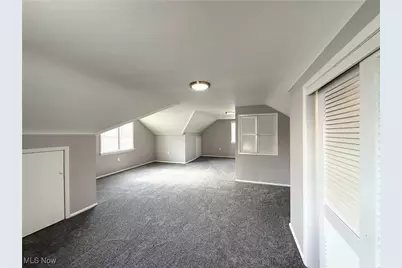 19931 Raymond Street, Maple Heights, OH 44137 - Photo 9