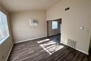 281 Grove St, Akron, OH 44302 - Photo 3