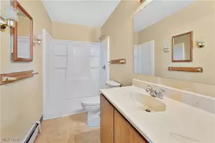 6042 Callaway Cir, Youngstown, OH 44515 - Photo 13