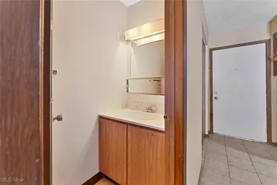 6042 Callaway Circle #5, Youngstown, OH 44515 - Photo 9