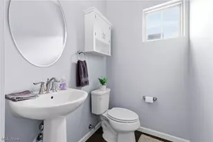 1397 Annette Ct, Oakwood, OH 44107 - Photo 9