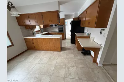 1026 Joy Oval, Green Hills, OH 44131 - Photo 15