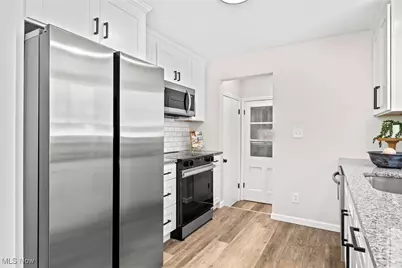 9856 Market Avenue N, Hartville, OH 44632 - Photo 25