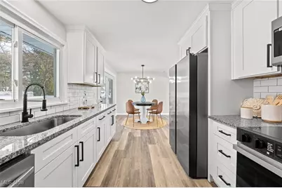 9856 Market Avenue N, Hartville, OH 44632 - Photo 21