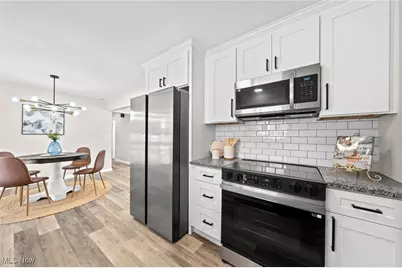 9856 Market Avenue N, Hartville, OH 44632 - Photo 23