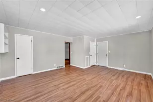 257 E 270th St, Euclid, OH 44132 - Photo 9