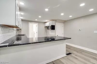 920 Bloomfield Avenue, Akron, OH 44302 - Photo 13