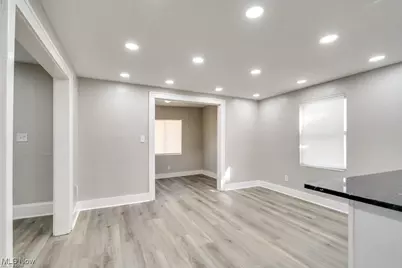 920 Bloomfield Avenue, Akron, OH 44302 - Photo 11