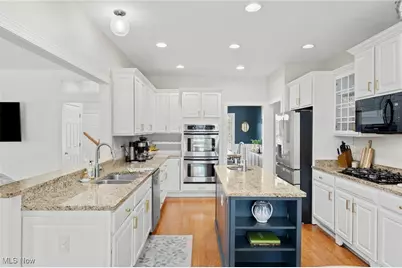 7590 Woodland Avenue, Hudson, OH 44236 - Photo 7