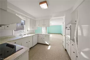 36470 Timberlane Dr, Solon, OH 44139 - Photo 9