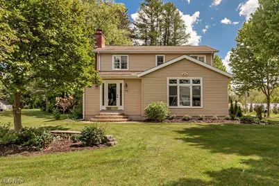 318 Hillside Lane, Chagrin Falls, OH 44022 - Photo 1