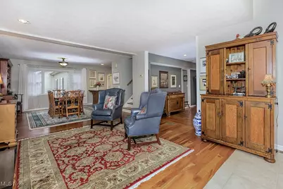 318 Hillside Lane, Chagrin Falls, OH 44022 - Photo 3