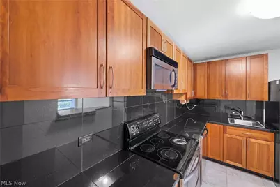 12700 Lake Avenue #1408, Oakwood, OH 44107 - Photo 7