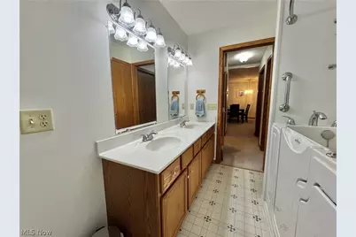 2518 Woodlawn Circle NW #42A, Canton, OH 44708 - Photo 13