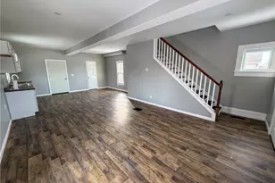 252 State St, Struthers, OH 44471 - Photo 5