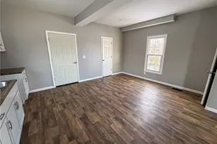 252 State St, Struthers, OH 44471 - Photo 7