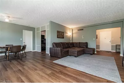 13800 Fairhill Road #419, Loveland, OH 44120 - Photo 5