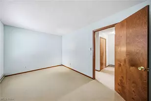 244 S Oval Dr, Chardon, OH 44024 - Photo 17