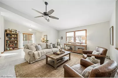 244 S Oval Drive, Chardon, OH 44024 - Photo 5