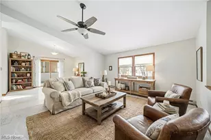 244 S Oval Dr, Chardon, OH 44024 - Photo 5