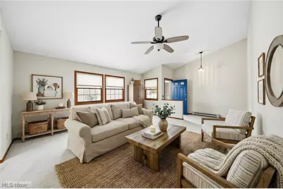 244 S Oval Drive, Chardon, OH 44024 - Photo 3