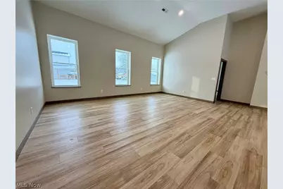118 E Russell Avenue, West Lafayette, OH 43845 - Photo 9