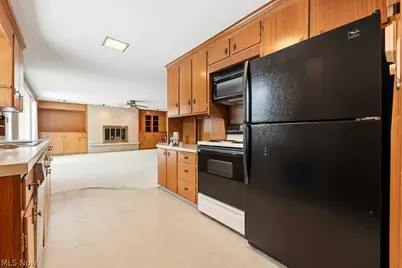 1310 Overlook Drive, Alliance, OH 44601 - Photo 3