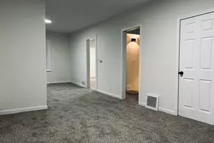 154 E Archwood Ave, Akron, OH 44301 - Photo 7