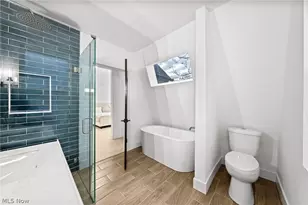 1422 W 77th St, Loveland, OH 44102 - Photo 25