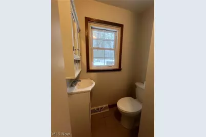 2512 W 9th Street, Ashtabula, OH 44004 - Photo 9