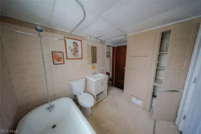 1347 Hampton Road, East Cleveland, OH 44112 - Photo 7