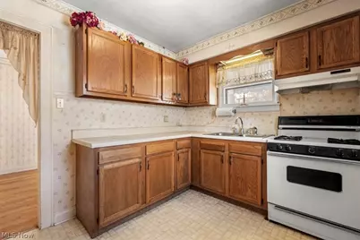 1611 Lawrence Street, Parkersburg, WV 26101 - Photo 7